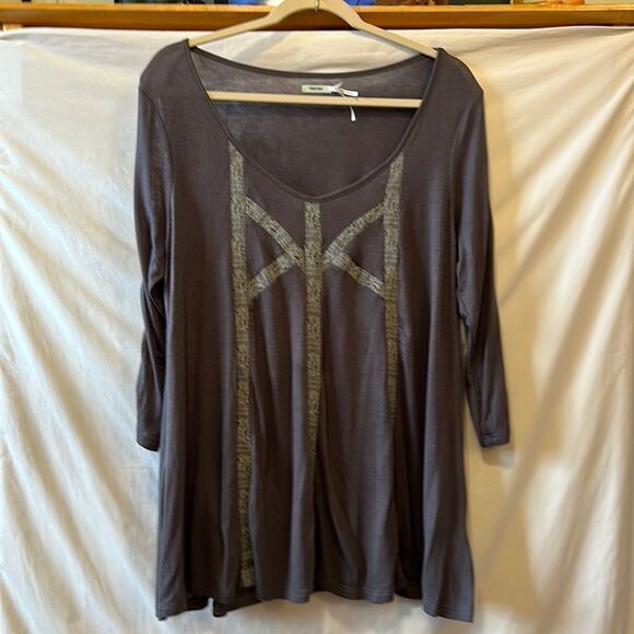 Kimchi Blue brand 3/4 length sleeve dusty periwinkles swing top size juniors L - Picture 1 of 5